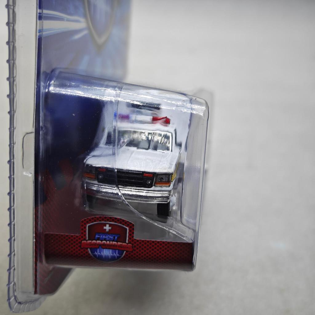 1:64 1994 Ford F-350 Скорая помощь Высокодетализированная Сплавная Модель Автомобиля Коллекционная Игрушка Подарок Сувенир Дисплей Украшение