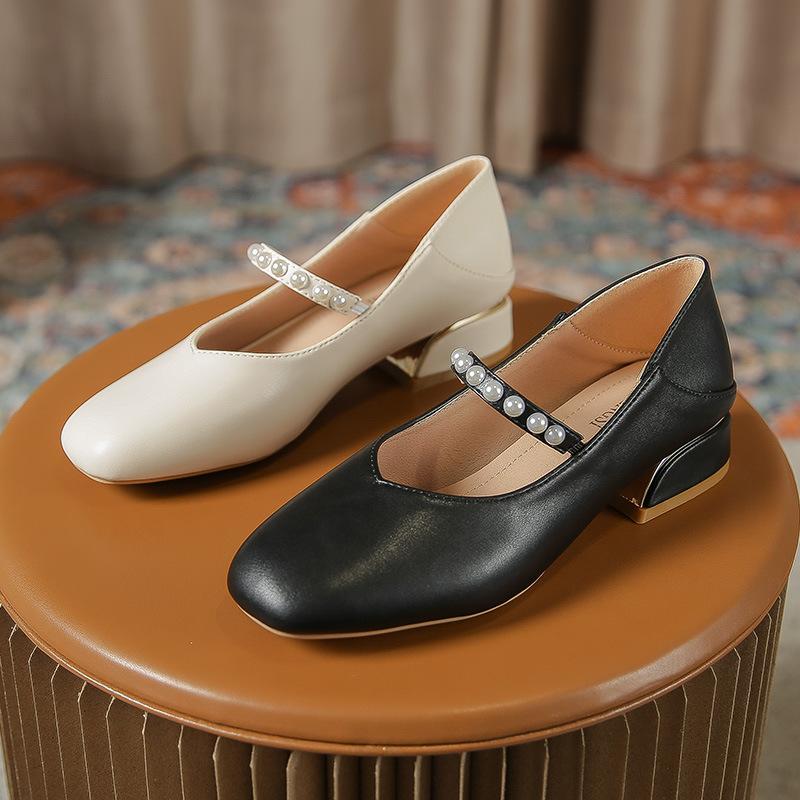Женская обувь Мэри Джейн. Женская обувь в студенческом стиле на массивном каблуке. Новый женский стиль с жемчугом и квадратным носком. Ремень с одним словом. Французский стиль. Женские одиночные туфли.