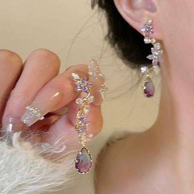 Женские серьги GemChic, серьги-гвоздики с иглами, вставленными в цветы циркония, серьги-капли с кисточками, милые изысканные серьги, подарок на день рождения, Рождество