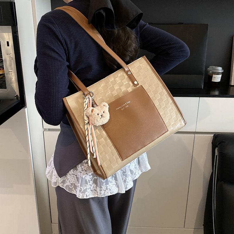 Сумка премиум-класса большой вместимости женская новая весенне-летняя сумка на плечо/подмышку повседневная дорожная сумка-тоут