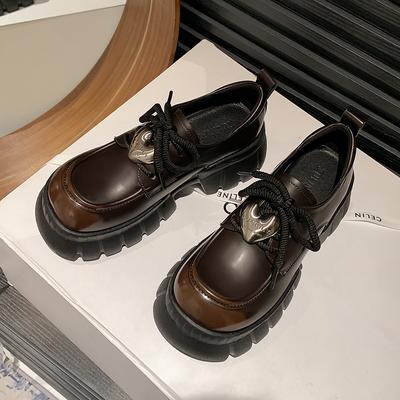 Женские лоферы на платформе 2025 весна новая кожа любовь металлическая пряжка маленькие кожаные туфли стиль колледжа высокий каблук одинарные туфли