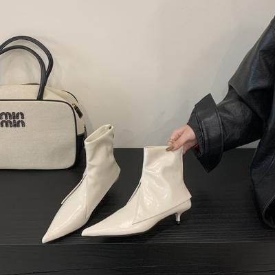 2025 осень и зима новая мода короткие сапоги женские острый носок низкий каблук простой темперамент тонкие короткие сапоги