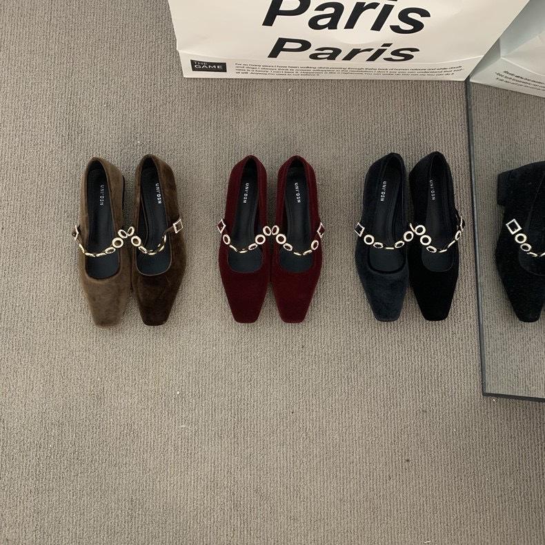 Каблук темперамент новый фейс низкий горловина толстый квадратный носок одинарные туфли женские 2025 плоский каблук бархатные туфли Мэри Джейн легкие осень и зима французский