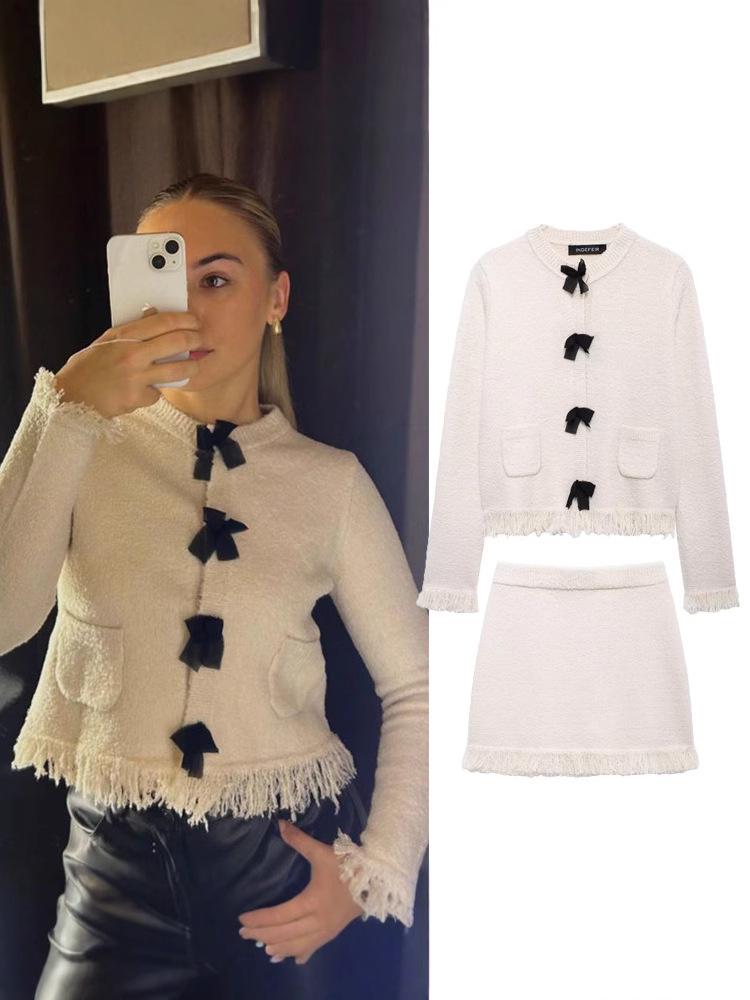 Женский осенний комплект SHEIN: вязаный кардиган с бантом-брошью и юбка: Европейско-американский стиль.