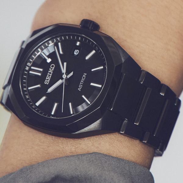 Seiko Men's SBXY083 (ASTRON NEXTER Solar Radio Controlled Men's Metal Band) Round Watch Black