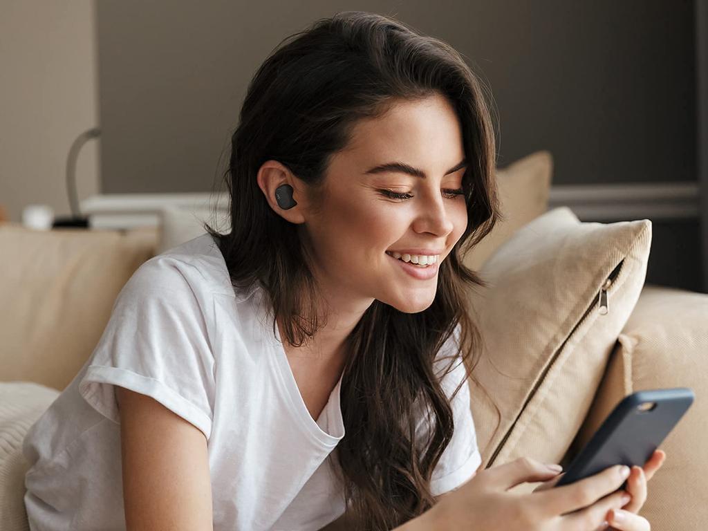 Полностью беспроводные наушники JVC Kenwood Компактный и легкий корпус Вес до 28 часов воспроизведения Функция внешней записи звука Водонепроницаемость