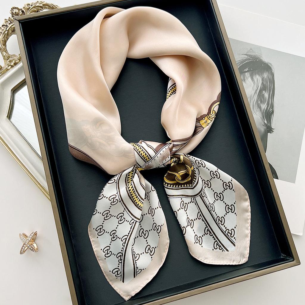 New Minimalist Small Square Scarf Women'S Scarf Professional Small Scarf Autumn And Winter Warm Shawl Scarf Temperament Headband