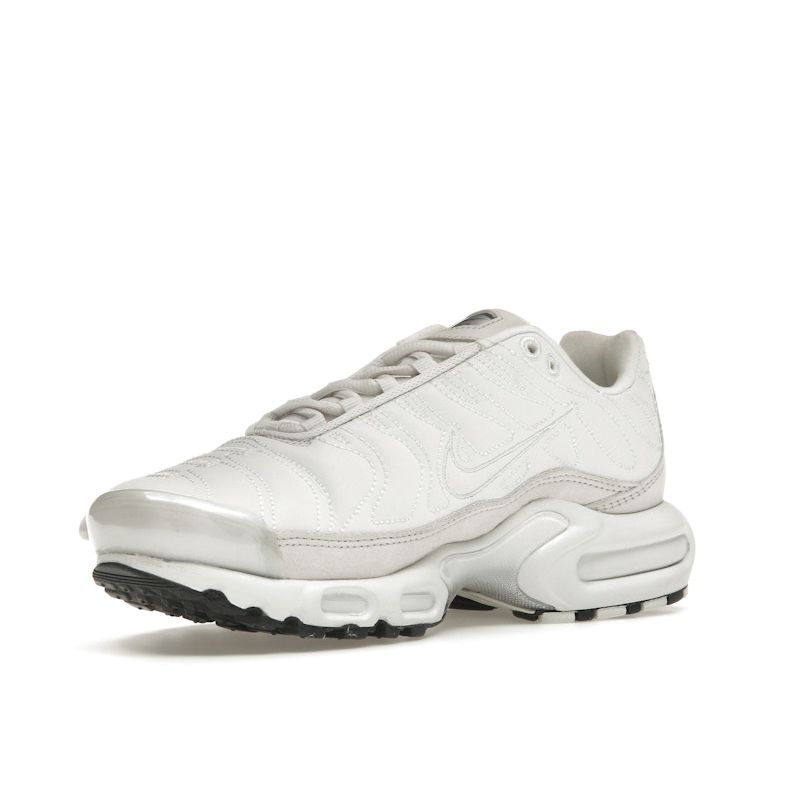 Nike Air Max Plus Platinum Tint Women Sneakers White Dark-Smoke-Grey Metallic-Silver FZ4342-001