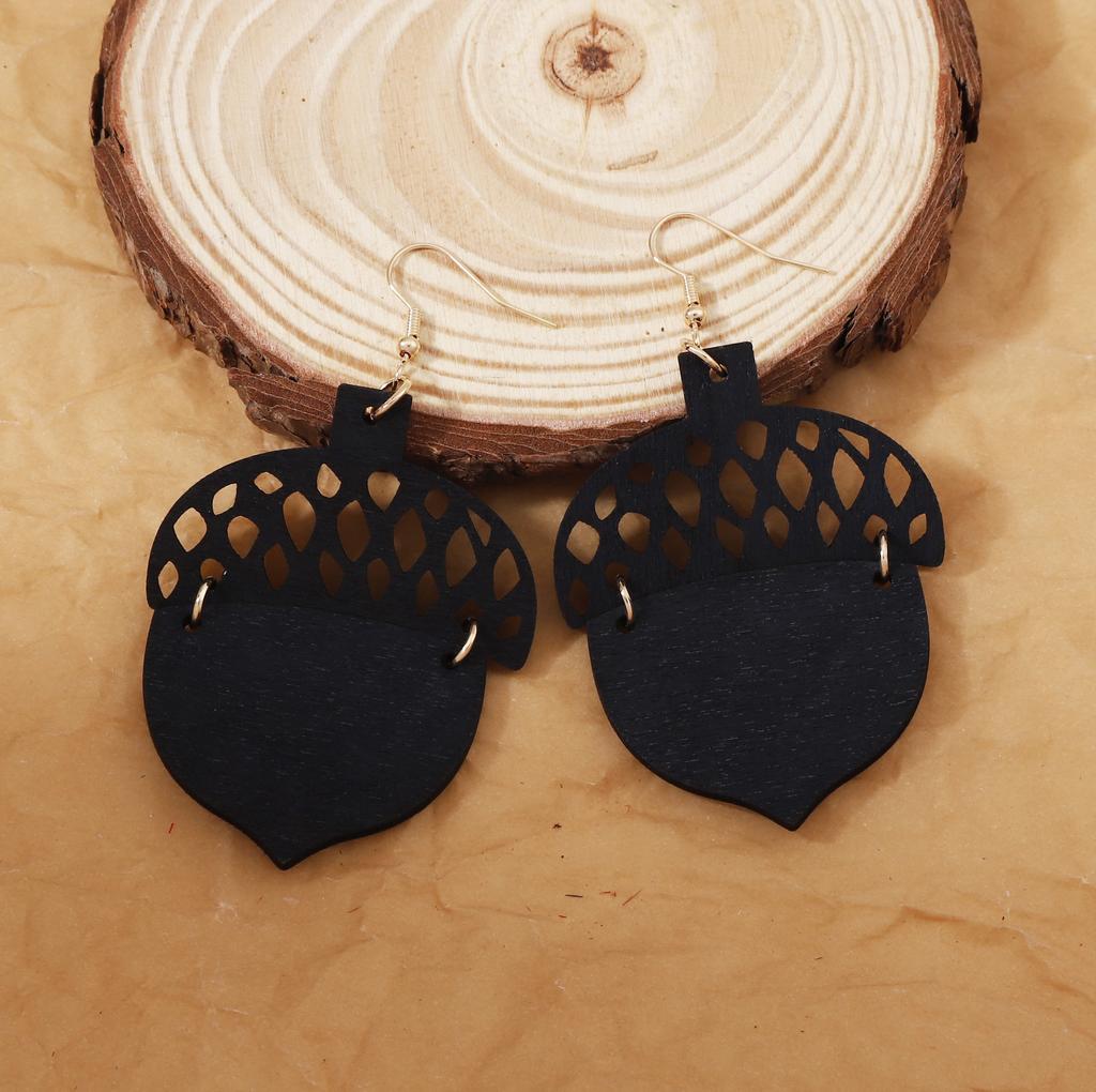 Personalized and fashionable laser-cut wooden earrings, retro and artistic nut-shaped hollowed-out sheet earrings