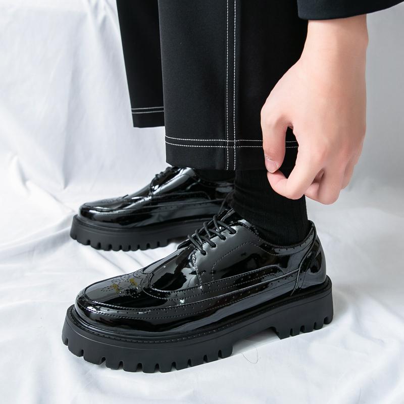 Новые Золотые Белые Черные Лакированные Кожаные Броги Оксфорды на Толстой Подошве Для Мужчин Вечерняя Свадебная Обувь Zapatos Hombre Vestir