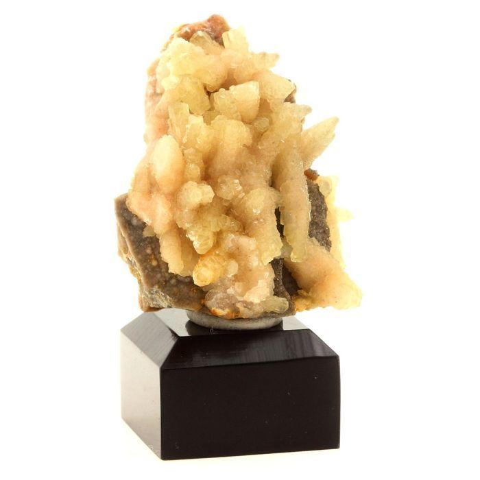 Pierres et Minéraux. Calcite. 215.5 ct. Luzy, Nièvre, France.