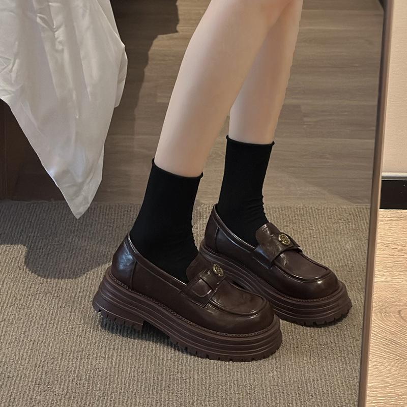 Женские лоферы на платформе 2025 новая весна ретро круглый носок толстый каблук одинарная обувь британский стиль обувь из маленькой кожи на одной педали