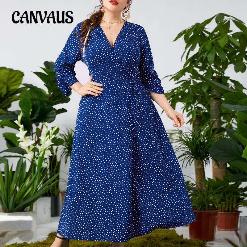 Платье с V-образным вырезом и цветочным узором в горошек на талии. Осеннее платье размера плюс.