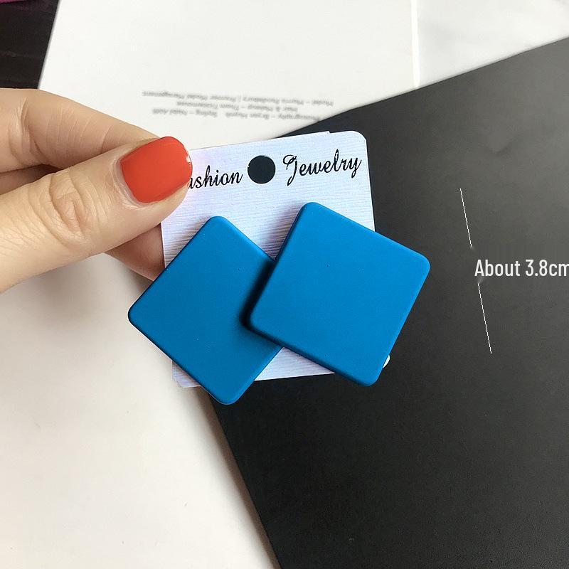 Самые продаваемые геометрические акриловые серьги-пусеты: Матовая аэрозольная краска, Преувеличенные конфетные цвета, Корейский стиль