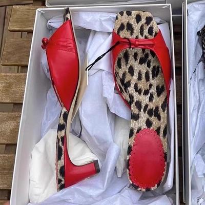 Мягкая кожа задник пустой носок квадратный носок толстый каблук крутые тапочки женские ретро стиль бант сандалии женские летняя обувь 2025 новые модели