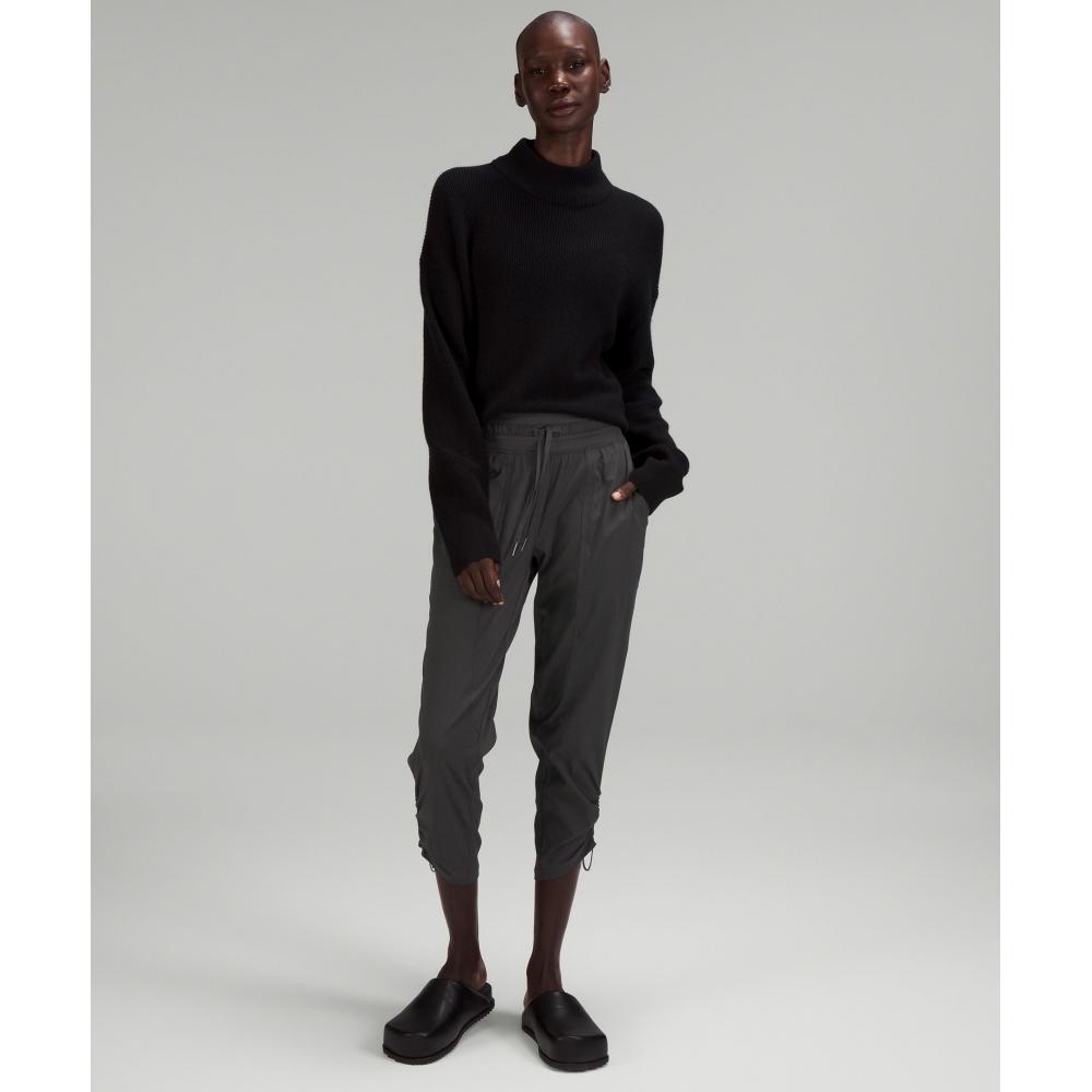 Lululemon Танцевальная студия Брюки укороченные со средней посадкой Графитовый серый