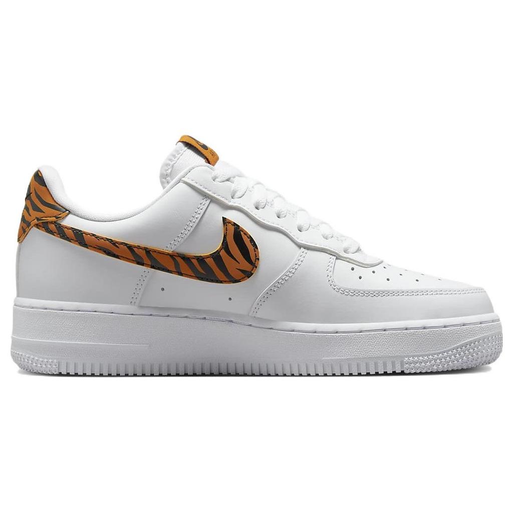 Nike Женские кроссовки Air Force 1 07 Tiger Stripes белые многоцветные Monarch DD8959-108
