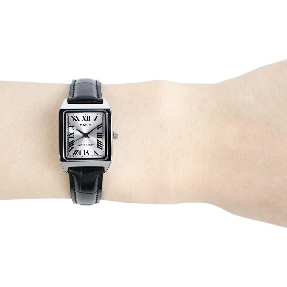 Casio Casio Standard Дешевые Casio Женские кварцевые часы Латунь Кожа Черный Серебристый LTP-V007L-7B1