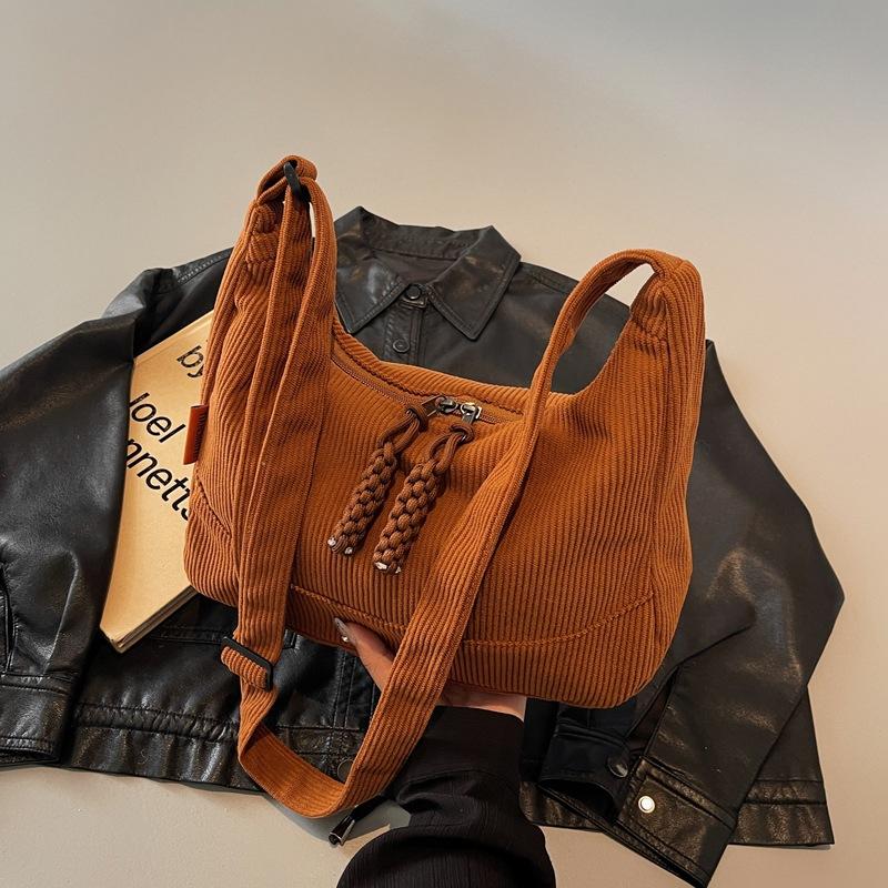 Retro student class versatility new dumpling bag women's solid color light casual commuting personality pleated crossbody bag