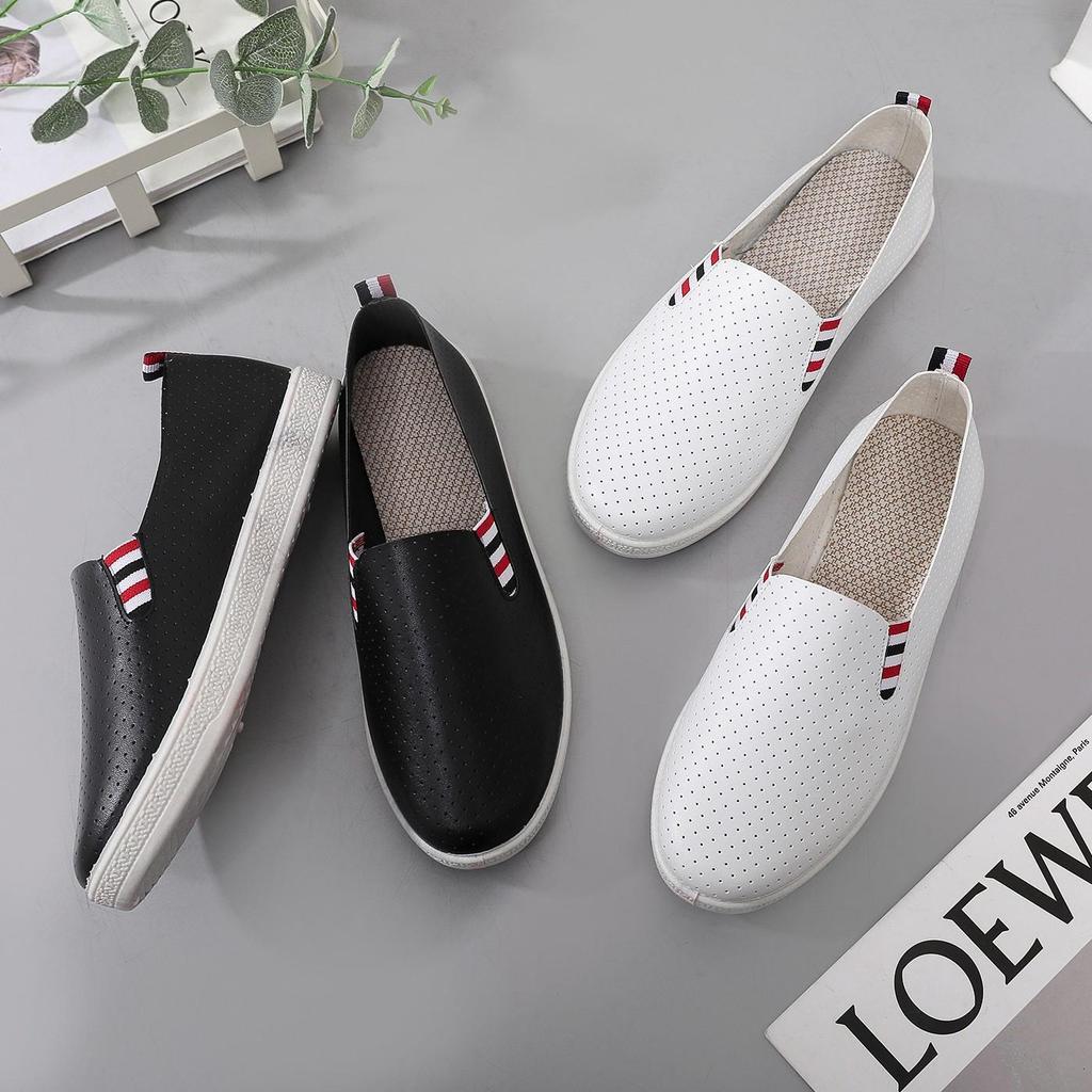 2025 Spring/Summer Women's Breathable Flat Old Beijing Cloth Shoes - Versatile Soft Sole White Shoes