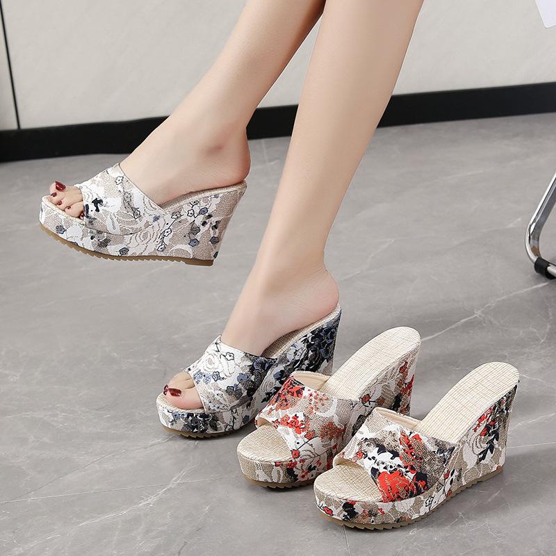 Large Slope Heel Printed Fashionable Slippers for Women In 2024, New Fashionable Thick Soled European and American Fish Mouth Roman Slippers