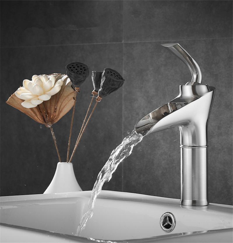 Brushed Gold Bathroom Faucet Brass Basin Faucet Sink Faucet Cold & Hot Water Mixer Sink Tap  Deck Mounted  Lavotory Faucet Tap