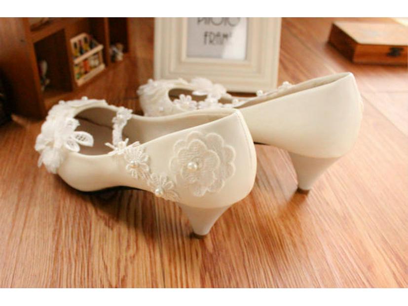 Star Cat Plus Size Low Heel Lace Wedding Shoes with 3D Floral Design