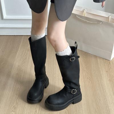 Черные ботинки с пряжками на ремне для новых универсальных и стройных женщин небольшого роста, но до колена