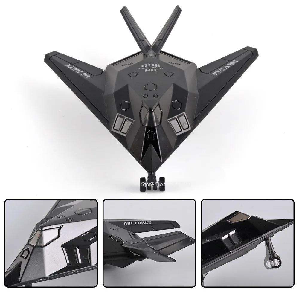 1:100 Scale F-117A Nighthawk Fighter Model Car Toy Alloy Body Rubber Tire Attack Aircraft Models Sound Light Military Toys Gifts