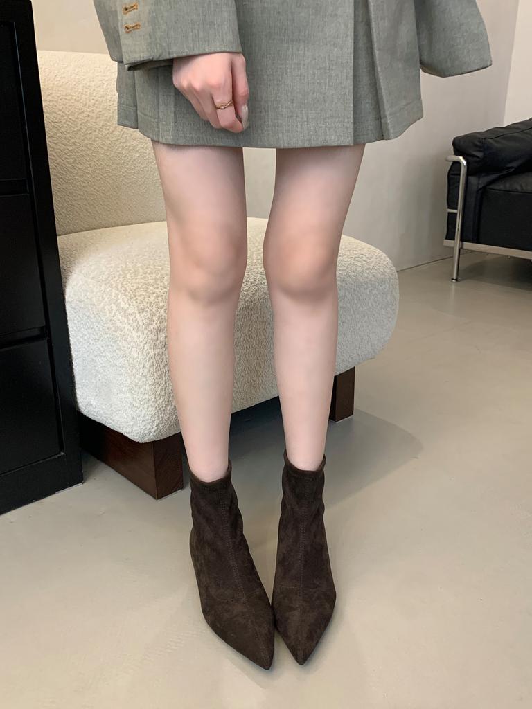 Замшевые простые остроносые короткие ботильоны женские 2025 осень и зима новые задняя молния женские ботинки корейская версия тонкие ботинки модные ботинки женские