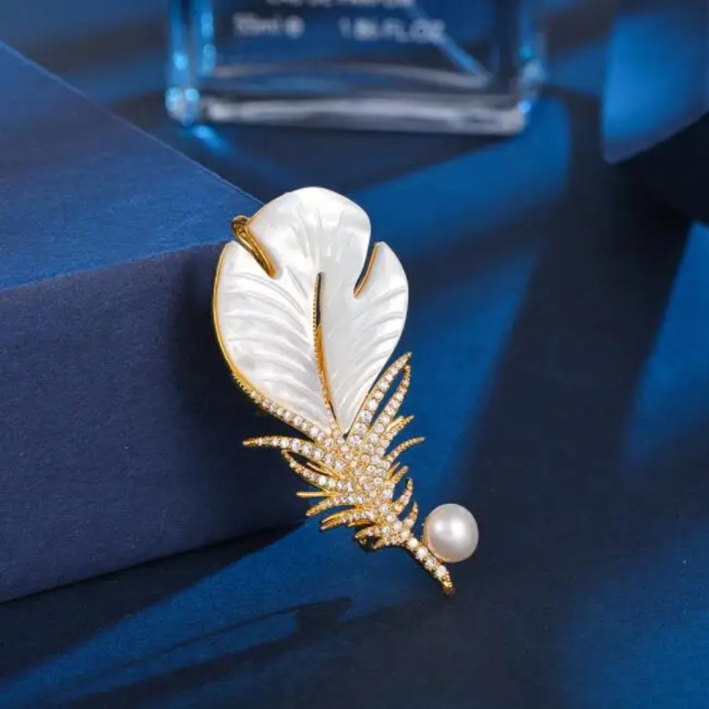 White Pearl Zircon Inlaid Corsage Crystal Shell Clothing Accessories New Feather Brooch Pins Party