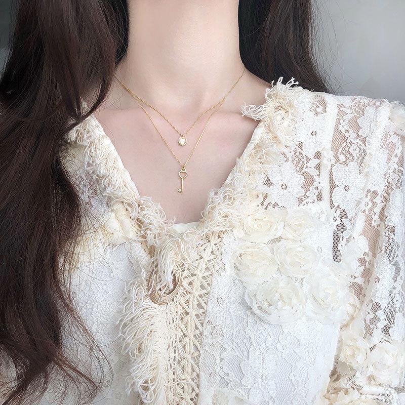 Ожерелье Love для женщин, корейская версия, простое и персонализированное, двухслойное, с цепочкой для ключей, нишевое дизайнерское ожерелье