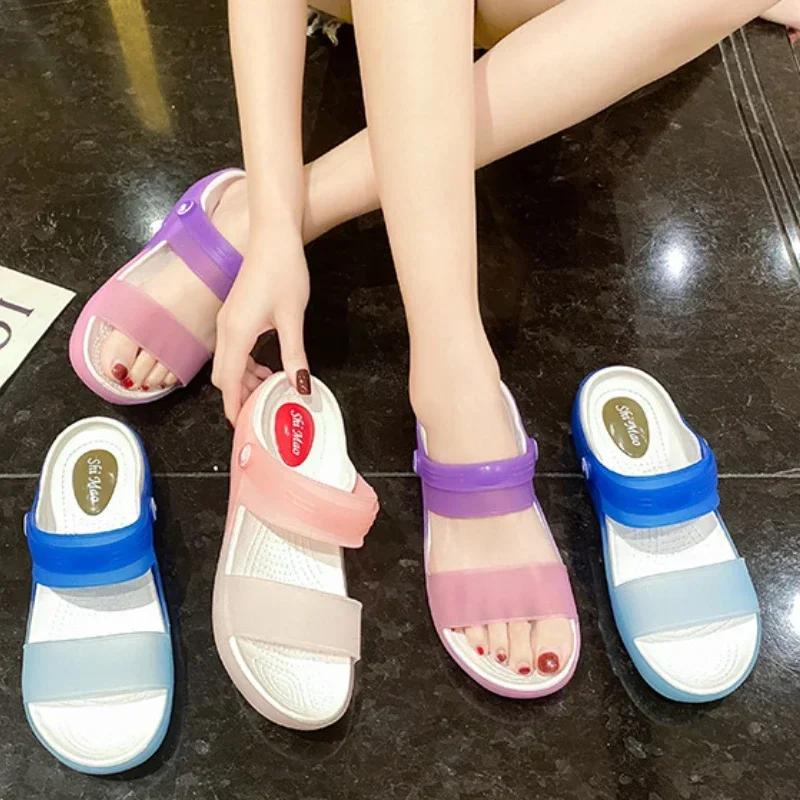 Туфли женские летние разноцветные прозрачные модные тапочки женские римские открытые носки пляжные мягкие повседневные желе сандалии шлепанцы 2024