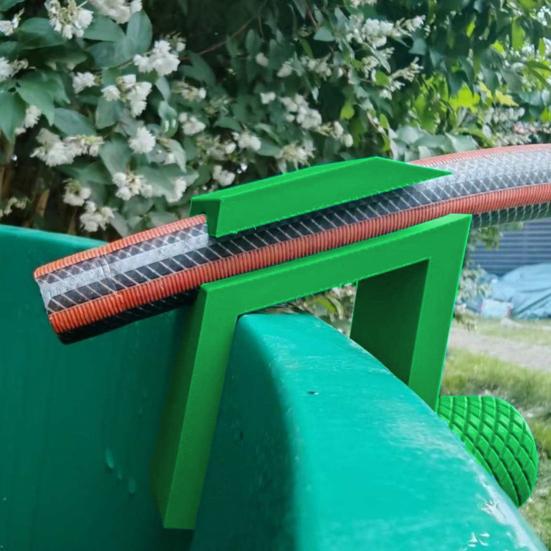 Rain Barrel Hose Holder Detachable Hose Holder with Adjustable Clamp Hose Support On Barrel Edge for Outdoor Rainwater Barrel Home Garden Yard Use