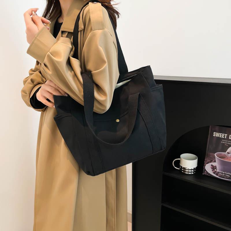 Spacious Canvas Tote Bag For Work And Leisure Stylish Commuter Must-have Accessory