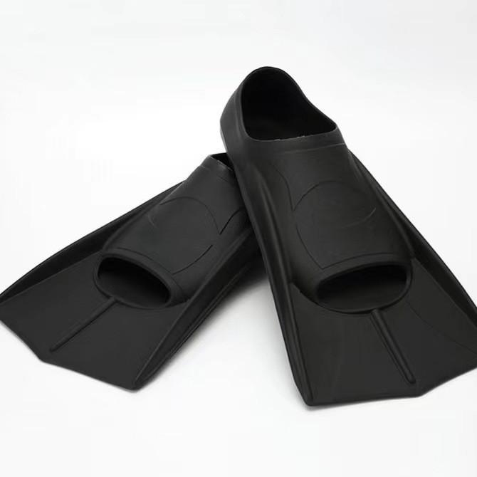 Hot-Selling Little Yellow Duck Silicone Swim Fins for Kids - Freestyle & Diving Training Equipment