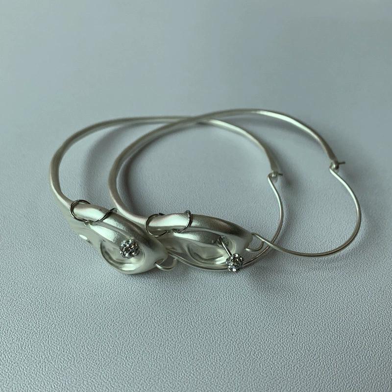 Retro Distressed Diamond-Encrusted Large Ring Earrings Feminine Charm Ear Rings Exquisite Facial Feature Earrings Fashionable