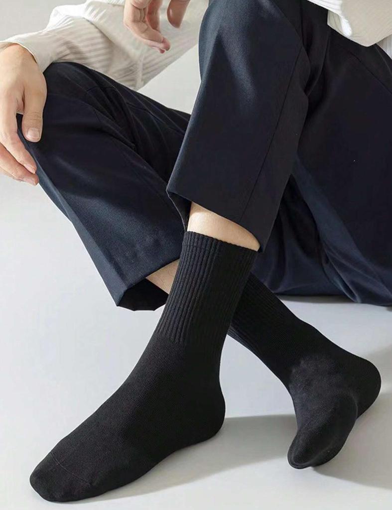 3/6Pairs of Plain Black and White Socks, Simple and Comfortable Mid-Calf Socks, Suitable for Autumn and Winter, Men's Socks
