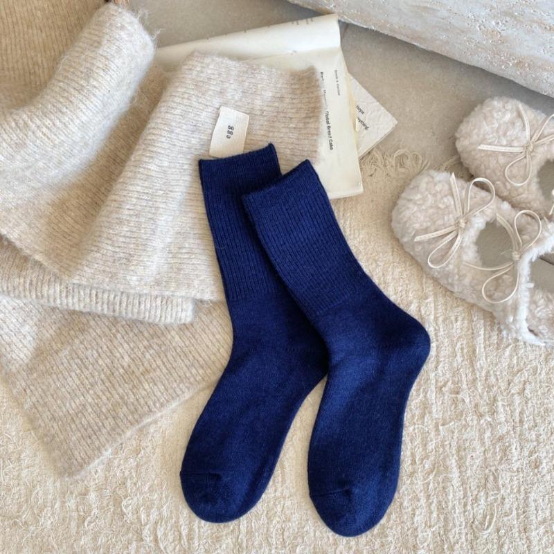 Winter Thickened Wool Socks, Solid Color Soft and Warm Mid-calf Socks, Women's Cold-resistant Snow Socks, Cashmere Pile Long Socks