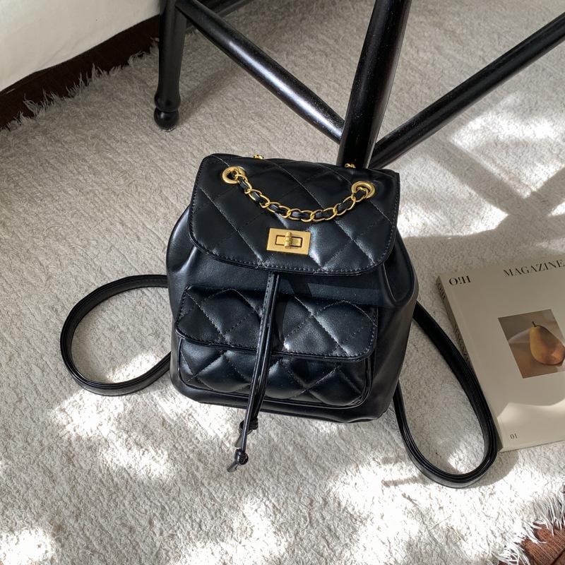 Модный женский рюкзак с ромбовидной вышивкой нитью, новая универсальная модель 2025 года, дорожный мини-рюкзак на цепочке для школы