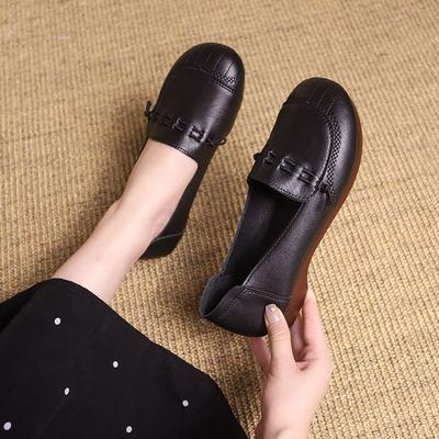 Удобные и неутомимые ноги ретро-туфли с мягкой подошвой женские 2024 осень новые однопедальные туфли с плоским дном и круглым носком для мам маленькие кожаные туфли