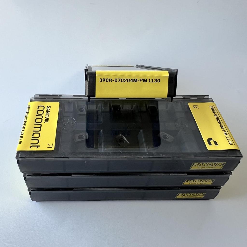 SANDVIK / 390R-070204M-PM 1130 / Original Swedish hard alloy blade 10 Pcs