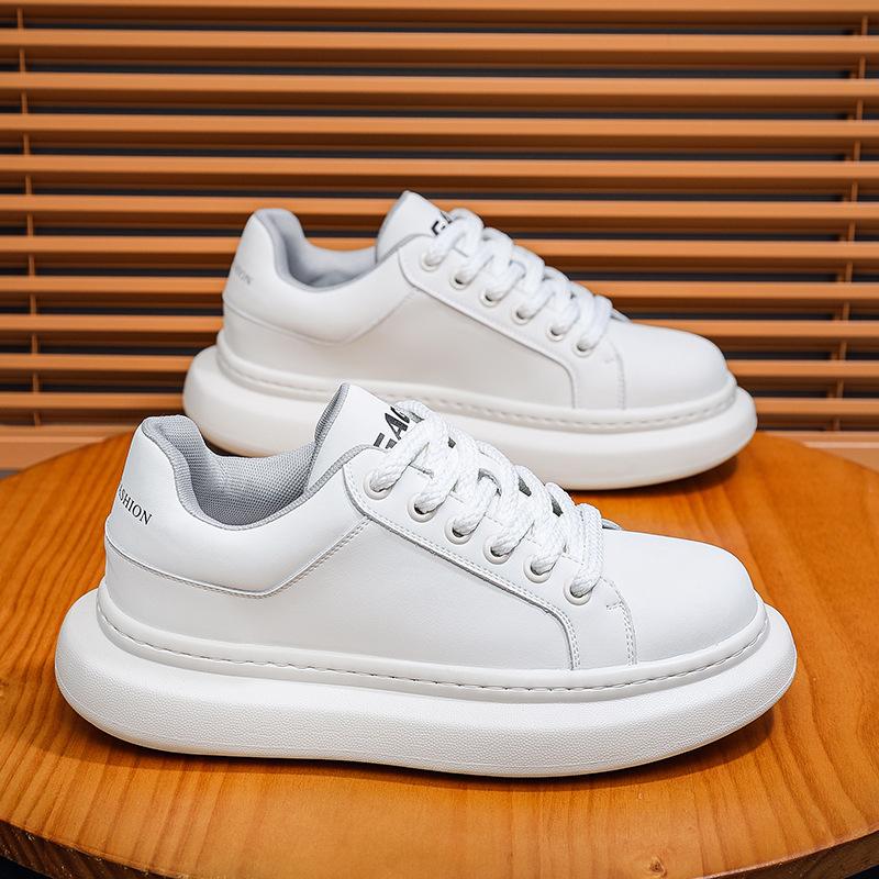 Мужская обувь 2025 года, новые ретро-туфли белого цвета, простые и универсальные туфли на платформе, увеличивающие рост, спортивная и повседневная обувь, хлебные туфли