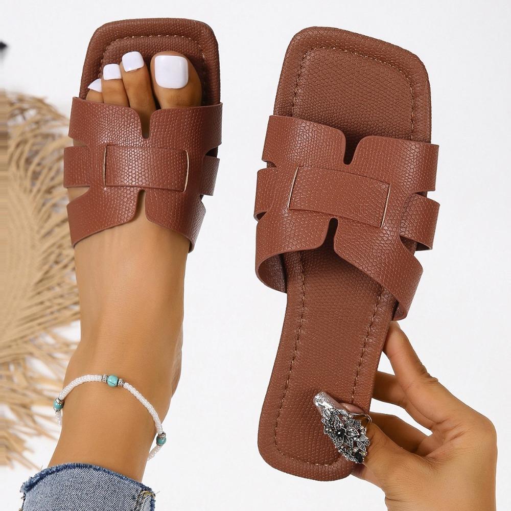 Ladies' Fashionable Casual Flat Sandals, Versatile Outdoor Wear, Flat Slippers for Wearing Outside