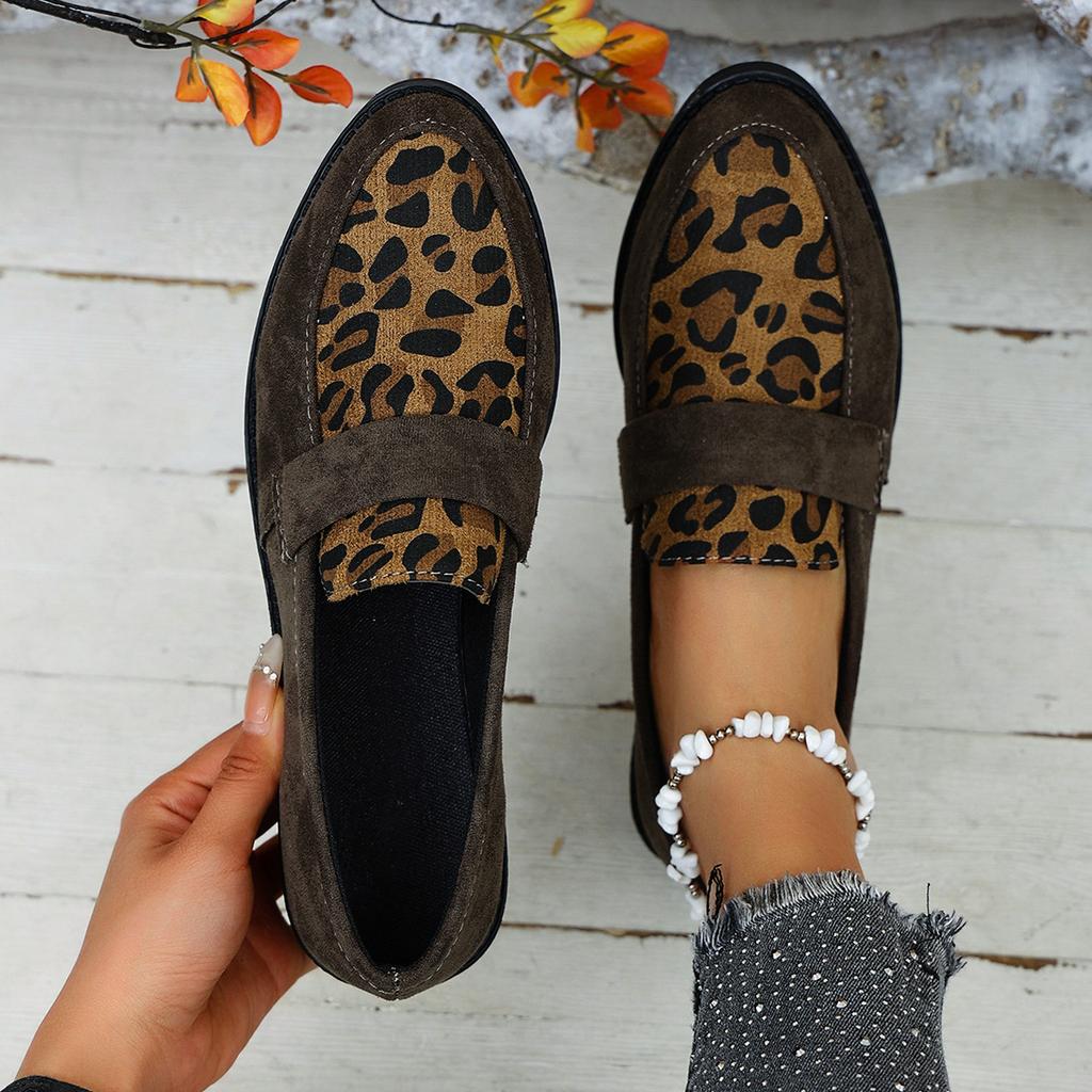 Лоферы большого размера из импортных товаров женские 2025 новые туфли с леопардовым принтом британская мода туфли из замши женские туфли