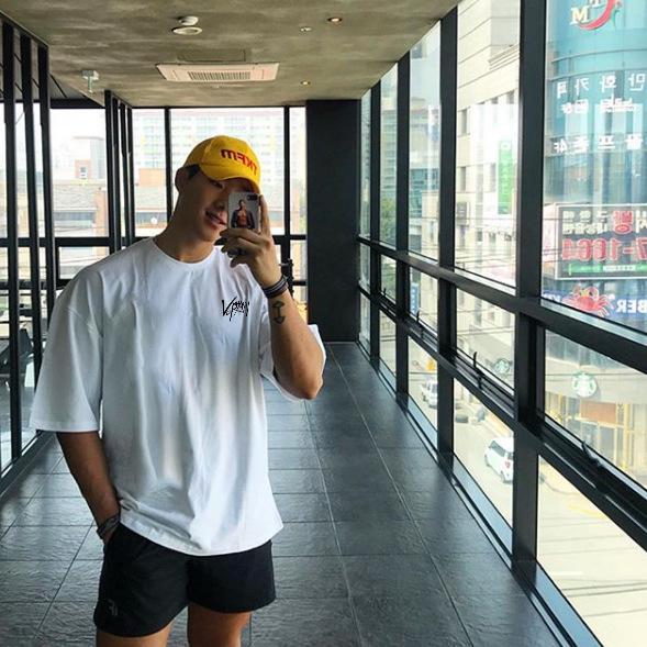 Muscle Fitness Slim Fit Breathable Mid-Sleeve T-Shirt for Running & Training