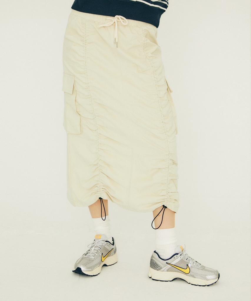 CONICHIWA BONJOUR Wide Cargo Skirt (Off-White)