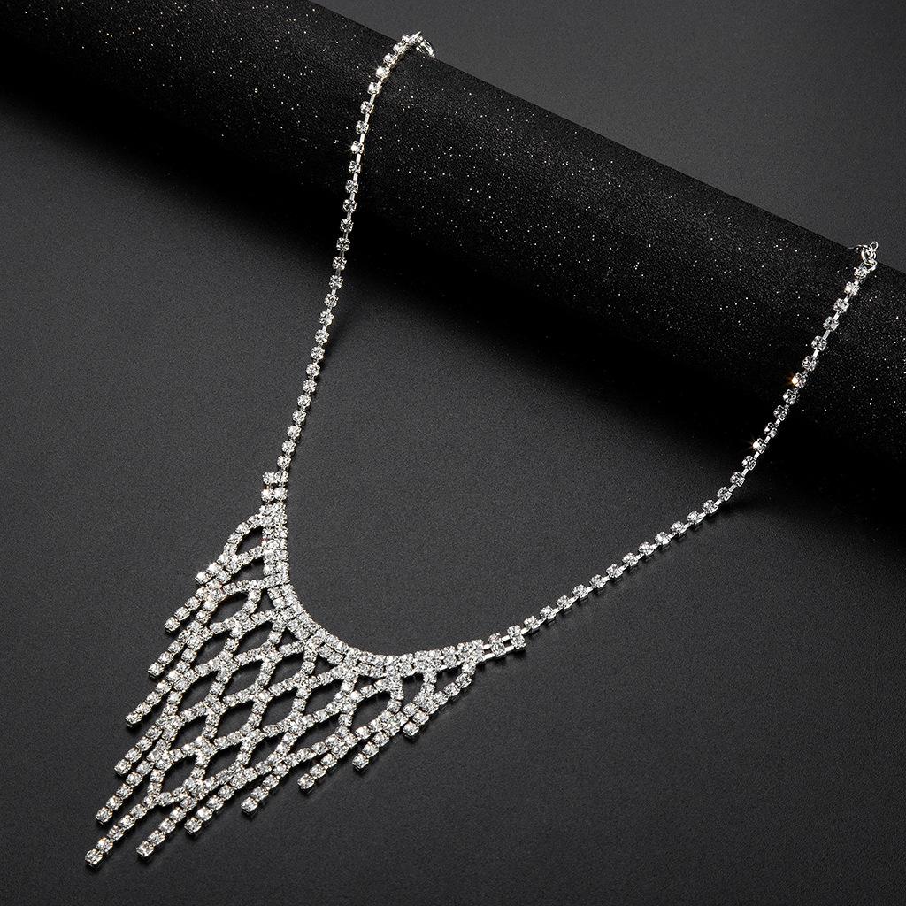 Женские комплекты бижутерии, ожерелья, серег B0910893 AVE