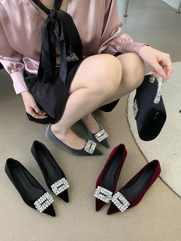Модные туфли-лодочки с острым носком для женщин, неглубокие, без застежек, атласные, серые, черные, красные, со стразами и пряжкой из кристаллов, 2024 г. Новые поступления, туфли для женщин, 35-39