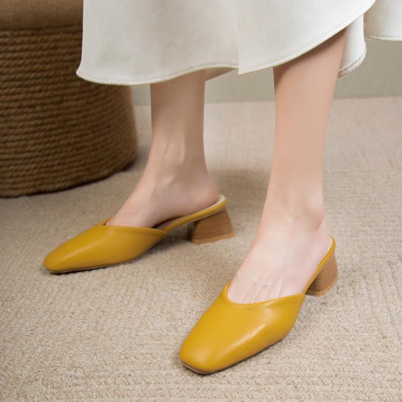 2024 Новые летние однотонные туфли на высоком каблуке для женщин с квадратным носком и модные полутапочки на одну ногу для женщин